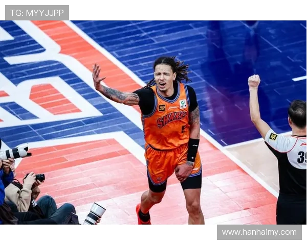 洛夫顿准三双杯赛助上海胜山东